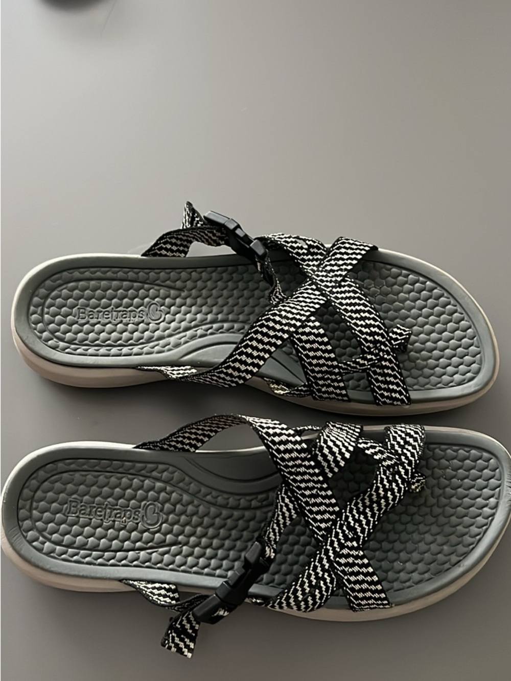 BareTraps Black & White Woven Slide Sandals